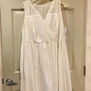 PLUS SIZE white dress with detail